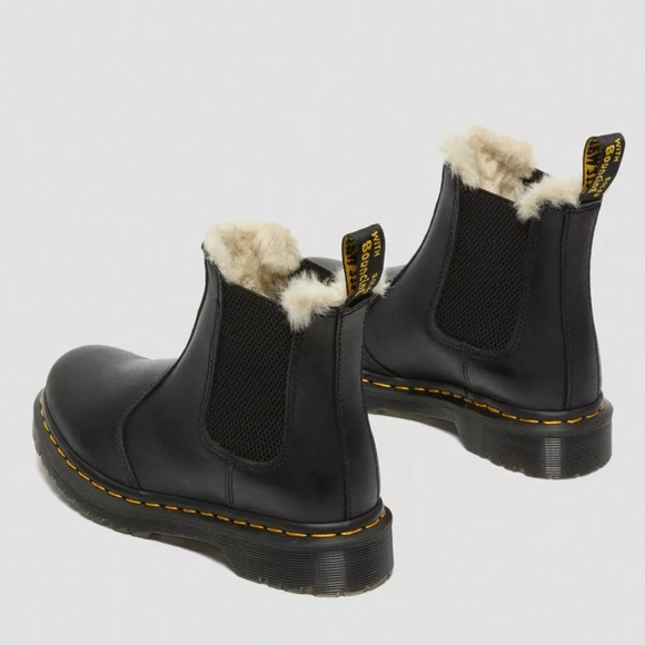Dr. Martens 2976 Leonore Faux Fur Lined Chelsea Boots in Black Size 5 Sherpa - Picture 2 of 10